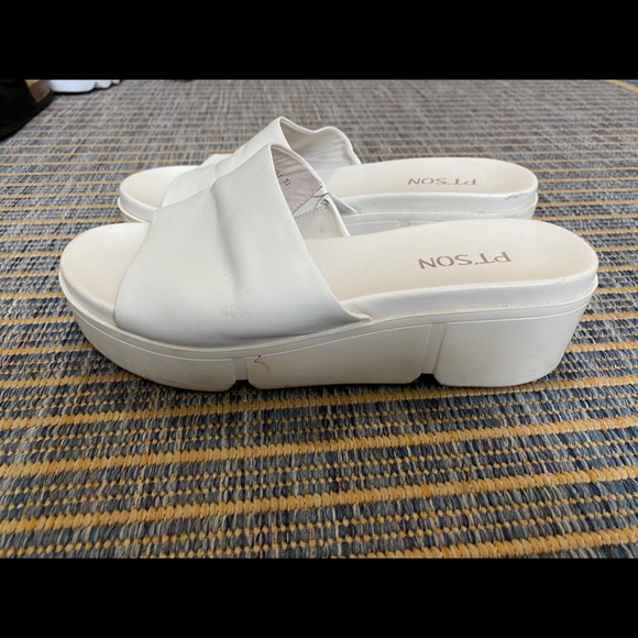 White Platform sandals - Picture 1 of 2